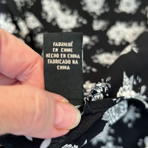 Forever 21 szS black & white flowered kimono cover up w/lace on sleeves EUC - Picture 5 of 8